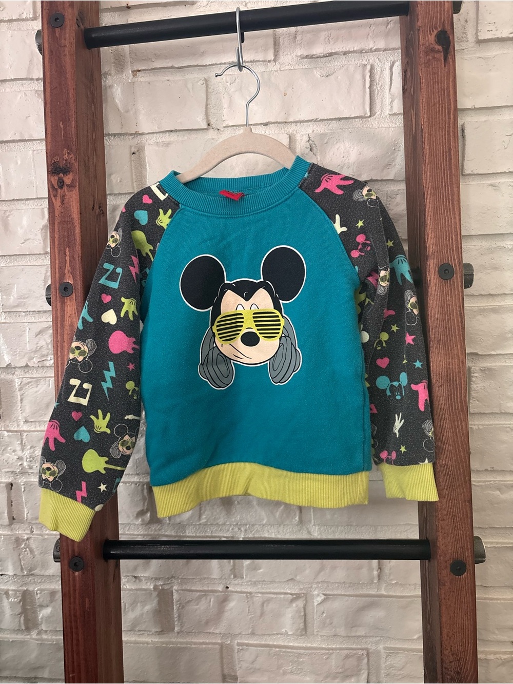 🌻 3/$25🌻 Kids Mickey Sweatshirt